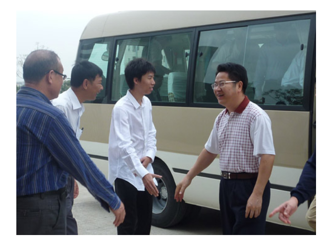 東莞市市委書記劉志庚同志到中鎵半導(dǎo)體公司視察，并表示對中鎵公司的發(fā)展充滿信心(圖1)
